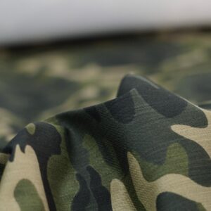 kamuflaj desenli gabardin kumaş