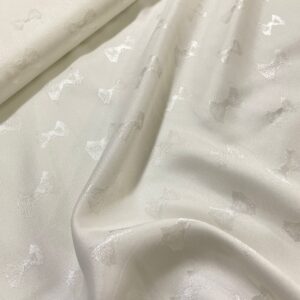 jakar desenli beyaz renk parça kumaş